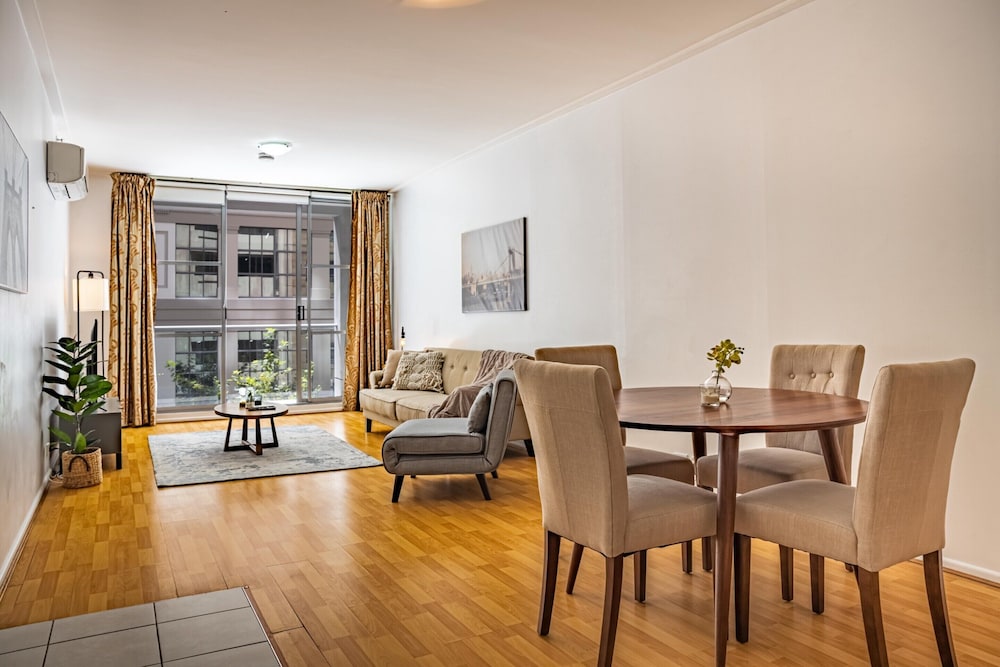 Stylish Studio With Pool & Gym in Heart of Sydney
