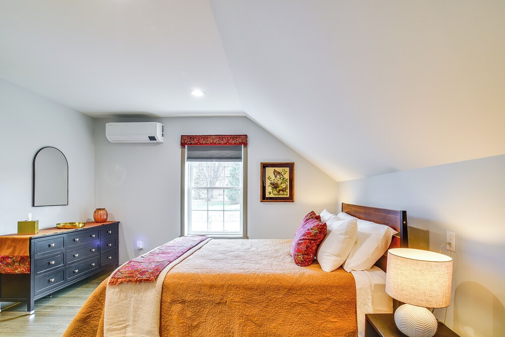 Seneca Lake Wine Trail Studio w/ Balcony & Views!