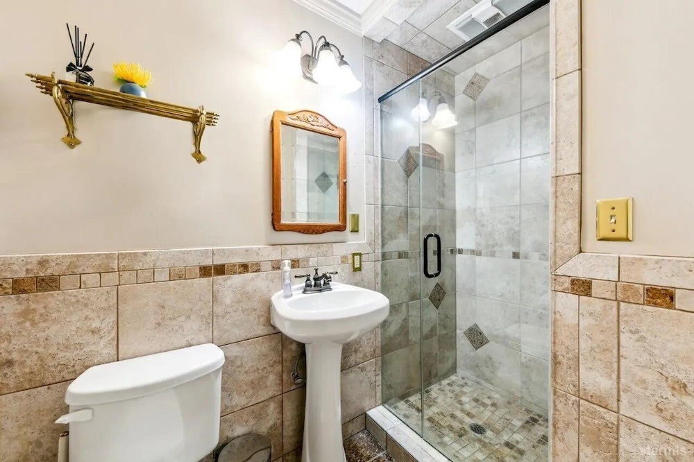 3748 Terrace Drive 5 Bedroom Home