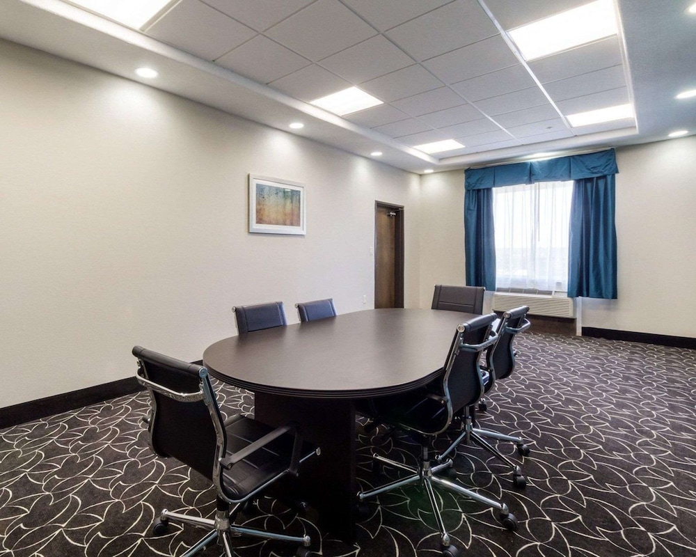 Garner Hotel Victoria - East by IHG