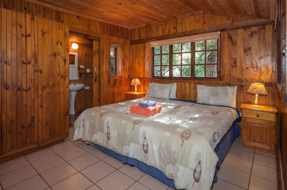Woodlands Cottages & Camping