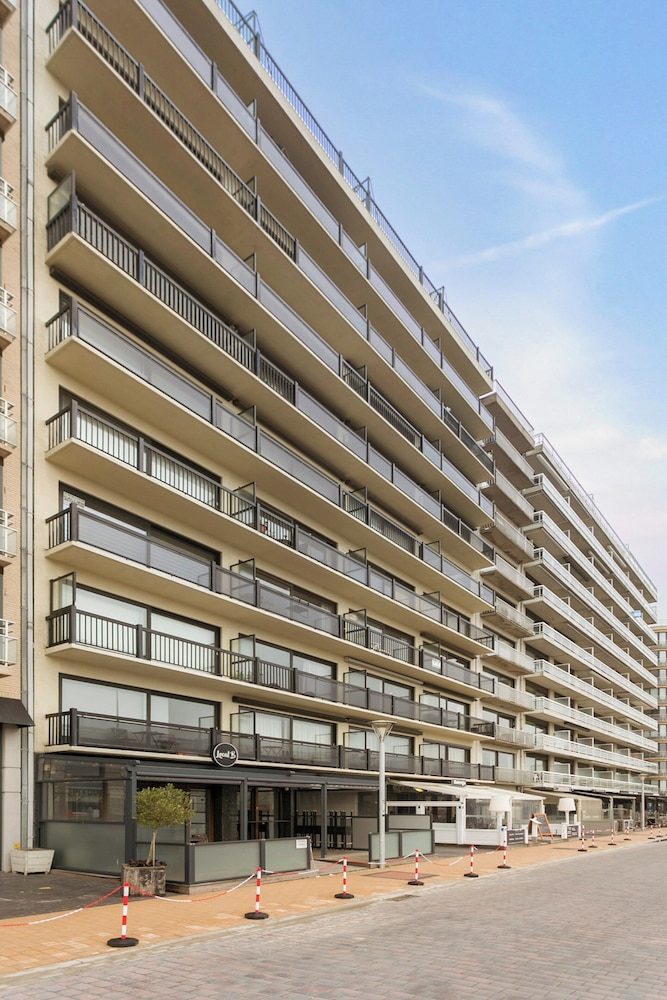 Apartment With 2 Rooms and Terrace