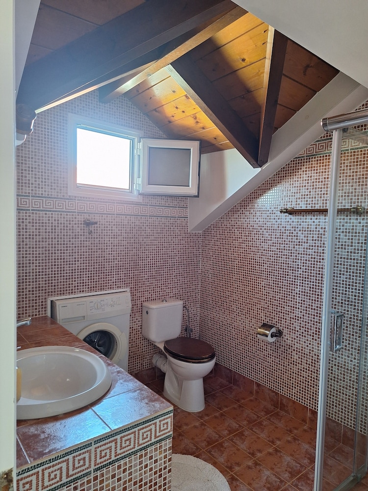 Luxury Apartments Kanali