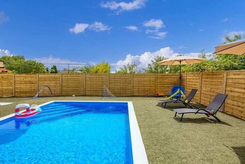 Villa Infinity