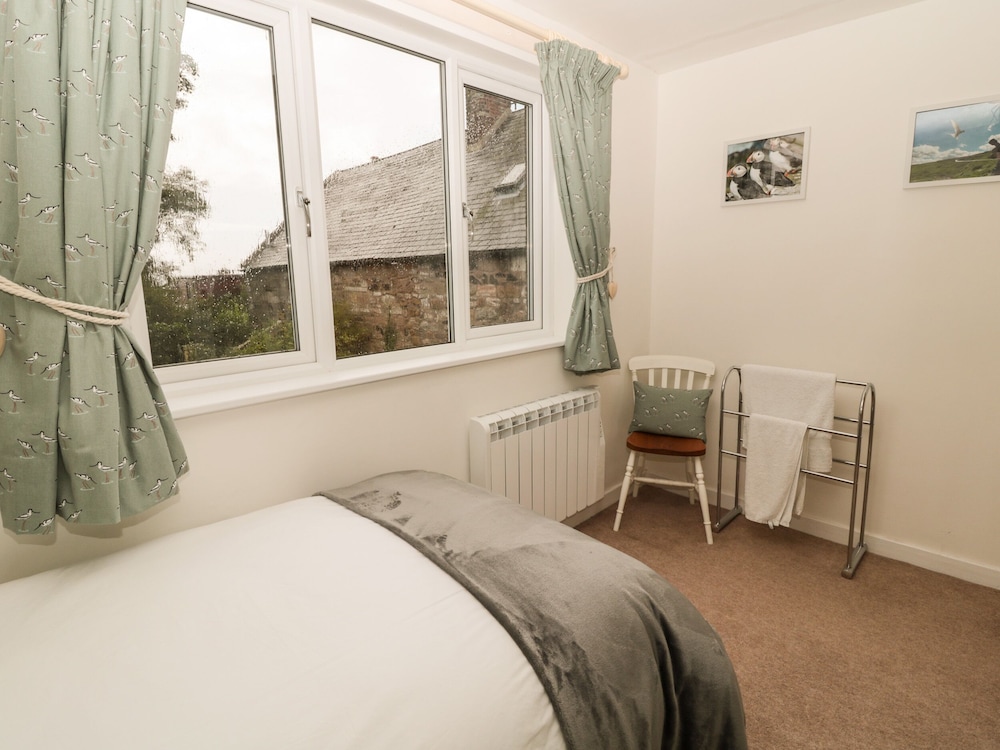 Curlew Cottage, 2 Fenkle Street