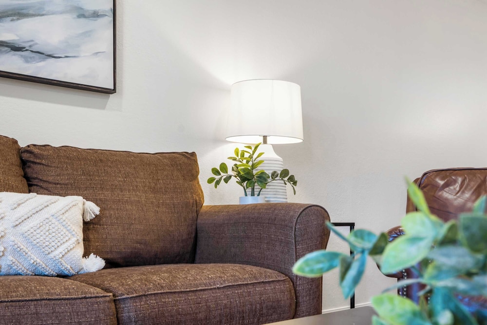 Avondale Hideaway Condo for 6