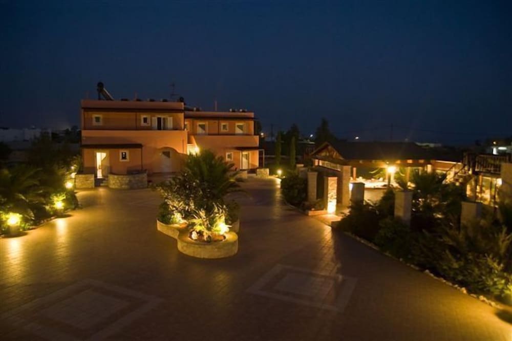 Kallicrates Village
