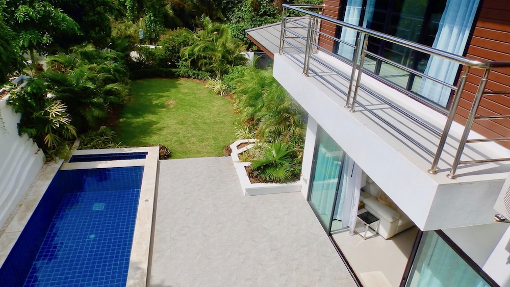 3 Bedroom Private Pool Villa Flora