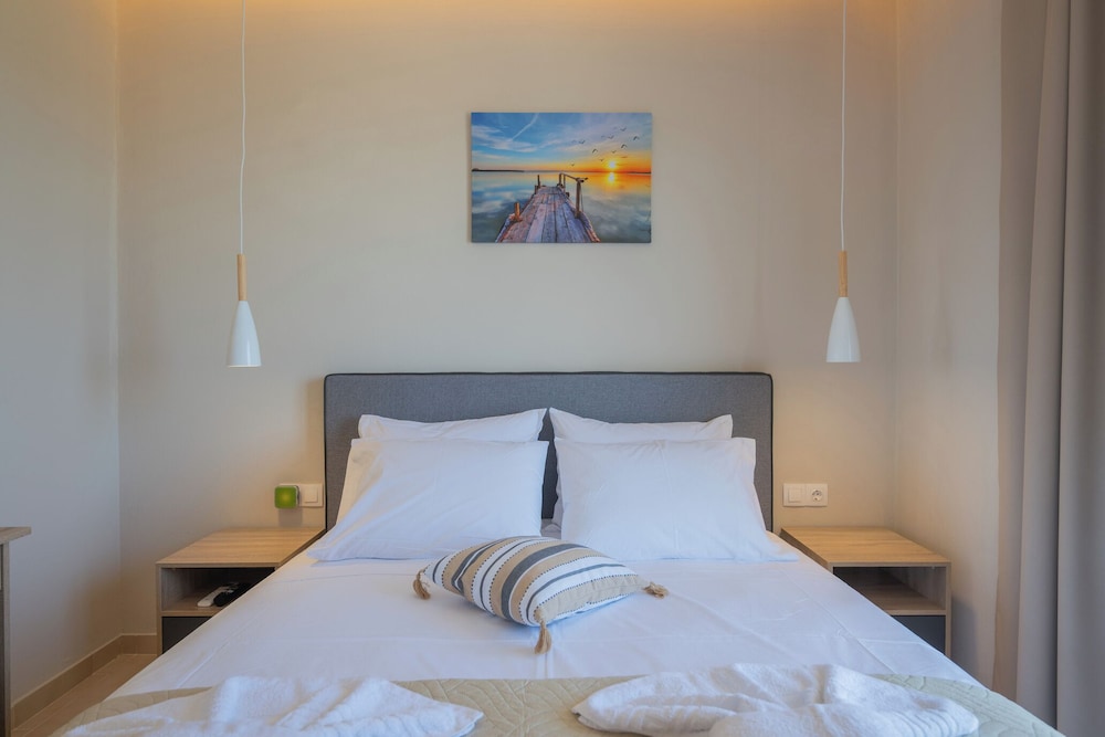 Blue Wave Suites - Ixia