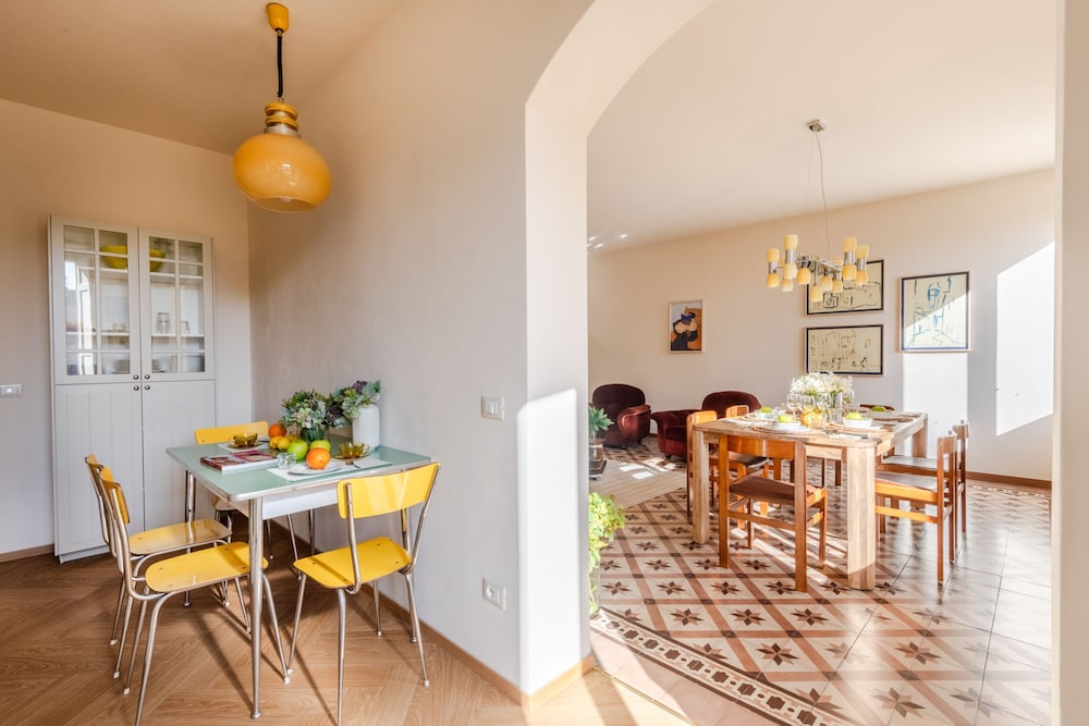 Casa Dante in Lucca With 3 Bedrooms and 2 Bathrooms