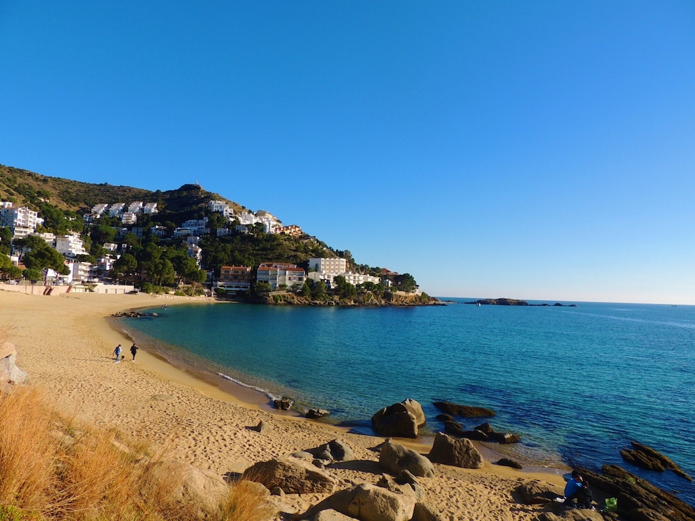 Apartment in Roses Near Sandy Beach