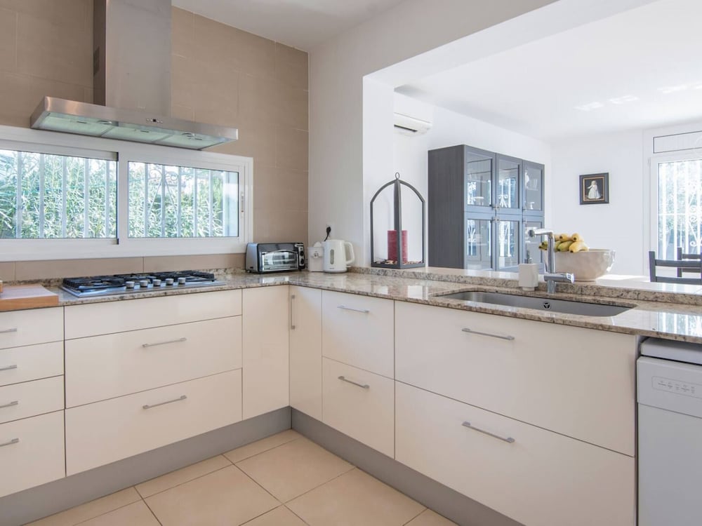 Beach In Cambrils Villa With Private Pool