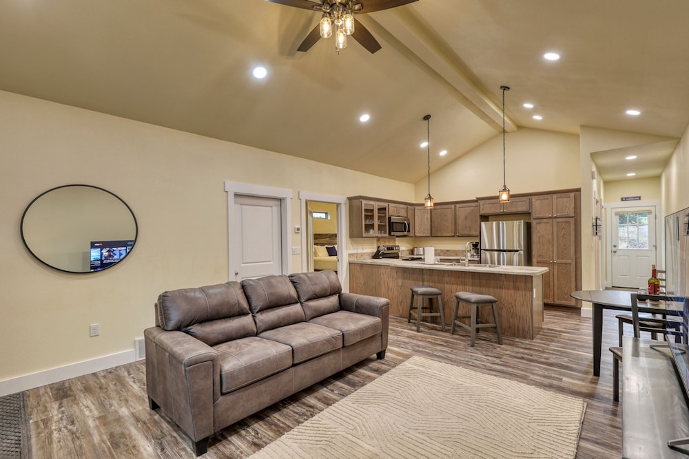 Black Hills Retreat-hardrocker Haven