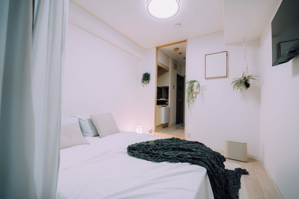 Minimalist Loft 702
