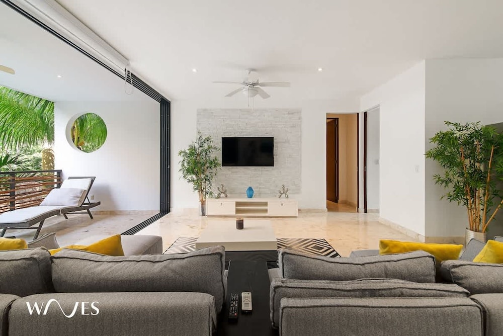 2 Br Luminous and Spacious Pool View Apt