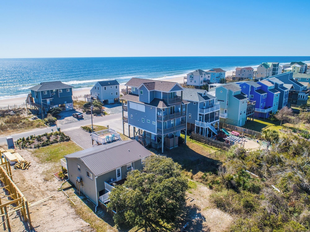 In Good Sands by Topsail Realty