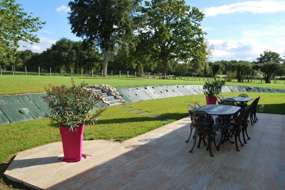 Villa in Monce-en-belin Near Le Mans Circuit