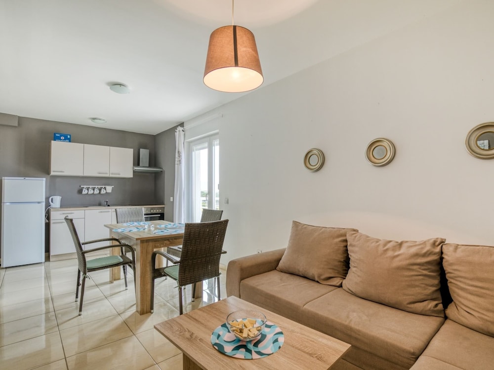 Scenic Apartment in Novalja near Trg Loža & Zrče Beach