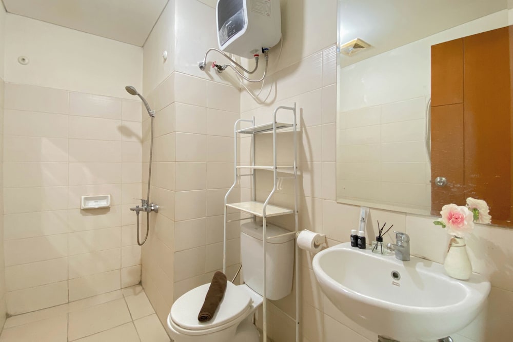 Comfy 2BR Apartment at Woodland Park Residence