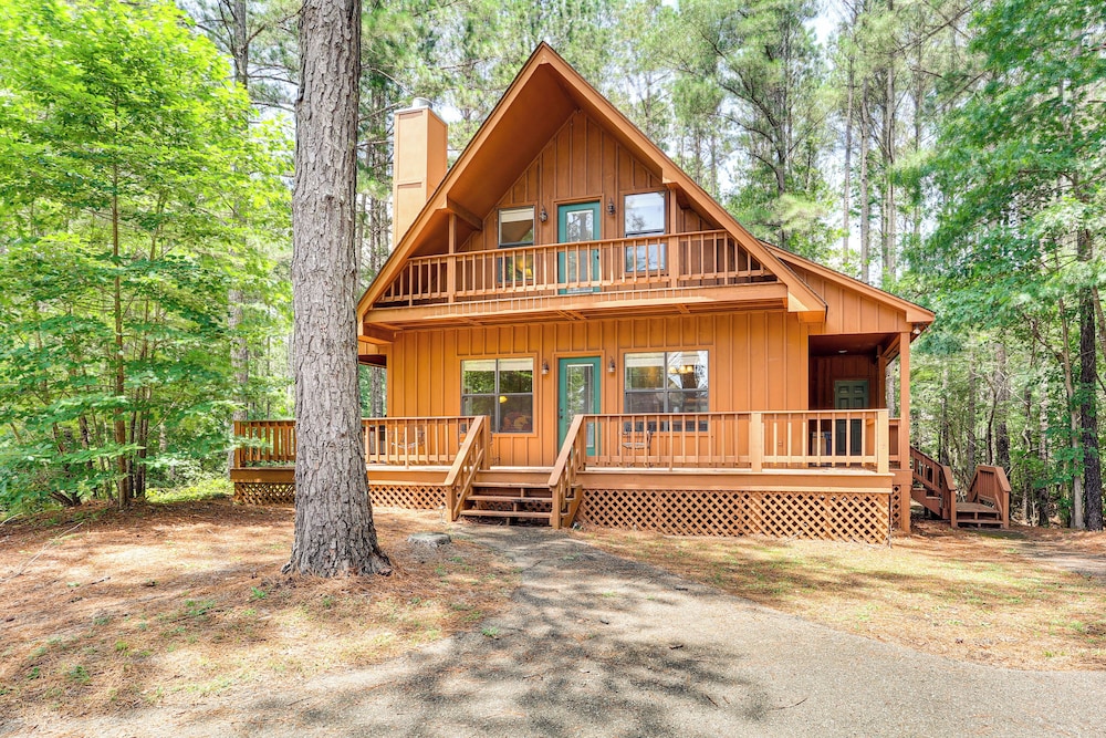 Pickwick Lake Cabin w/ Private Marina Access