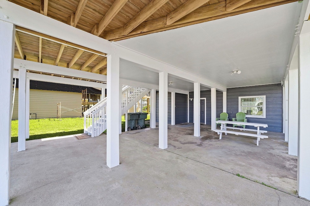 Coastal Cottage by Ryson Vacation Rentals