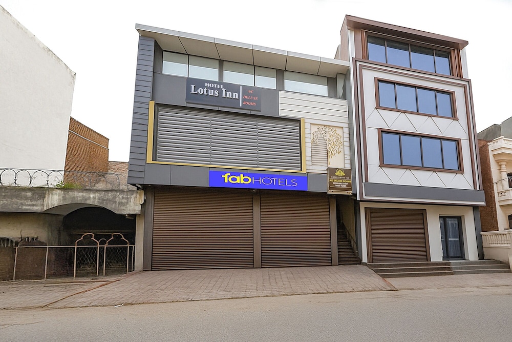 Fabhotel Lotus Inn