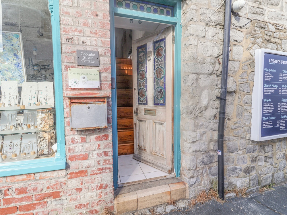 Coombe Street Cottage