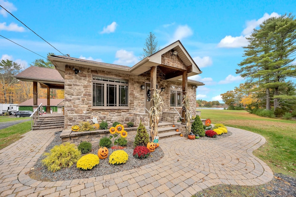 2 Lake Cabins Pool+hottub Game Room 23acs