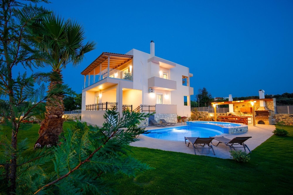 Stunning Villa Plumeria Rethymno view 5