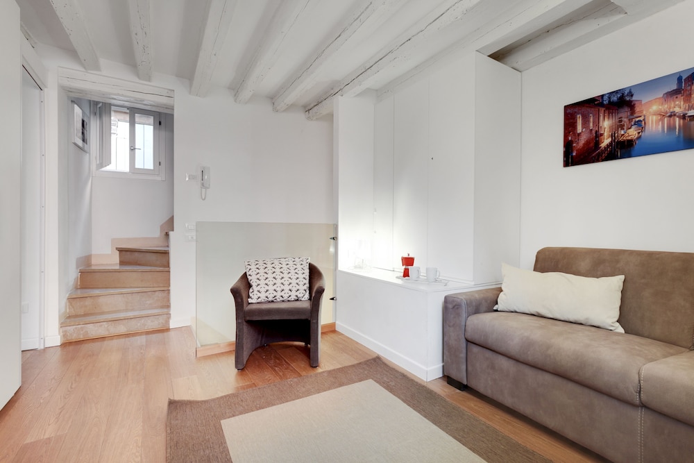 Pozzo Roverso en Venice — hotel room