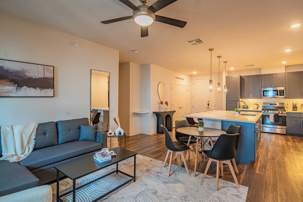ROVE LIVING/KB - Scottsdale Grand