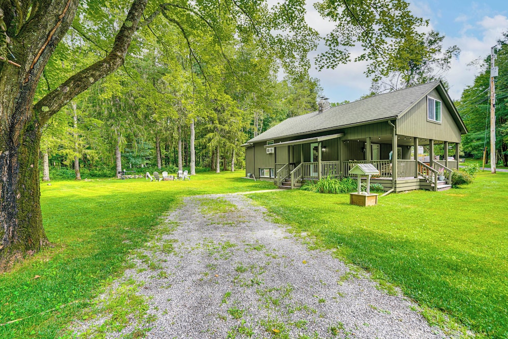 Games & Outdoor Entertainment: Upstate Family Home