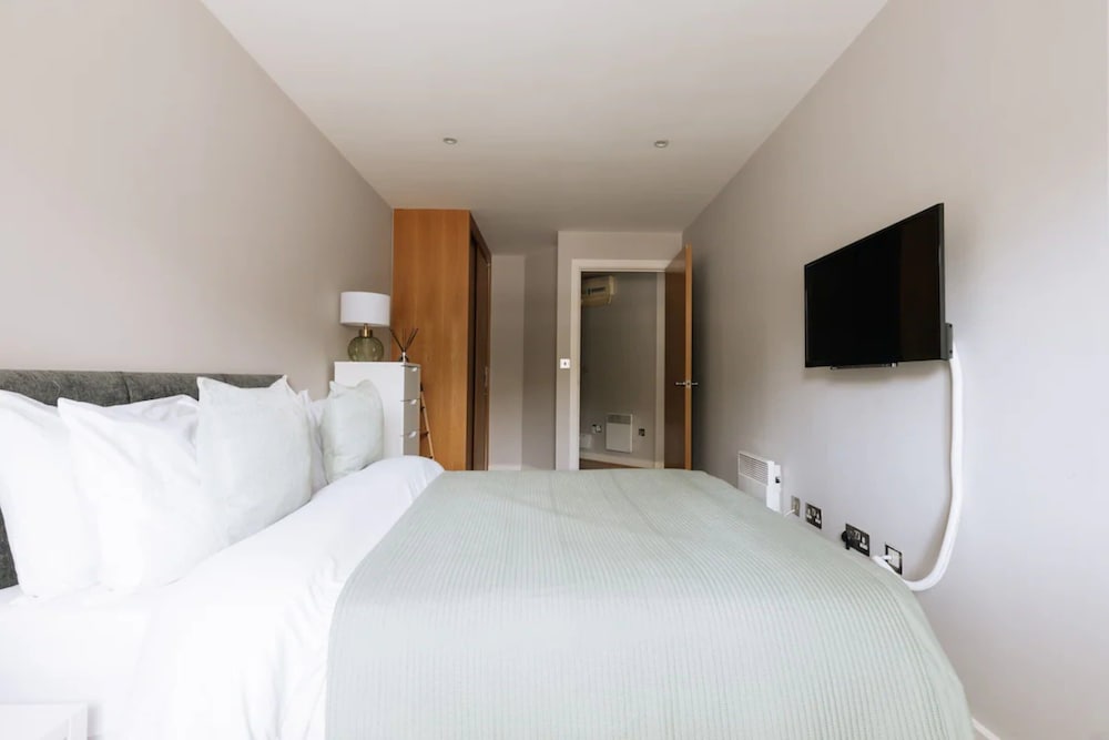 Contemporary 1BD Flat - Bristol City Centre! view 5