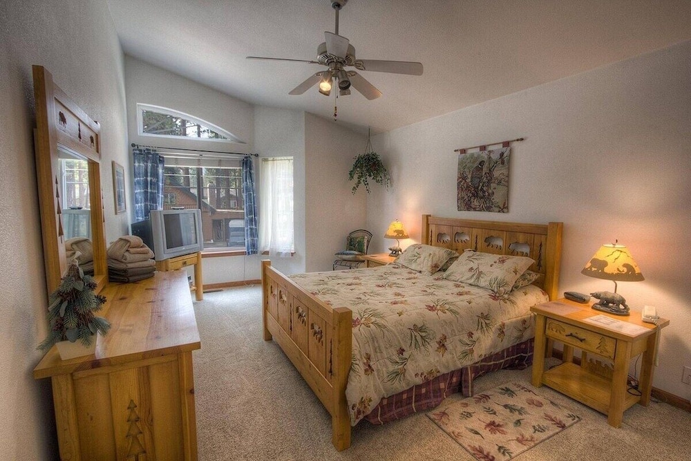 Wolfpack Refuge 4 Bedroom Home by RedAwning view 5