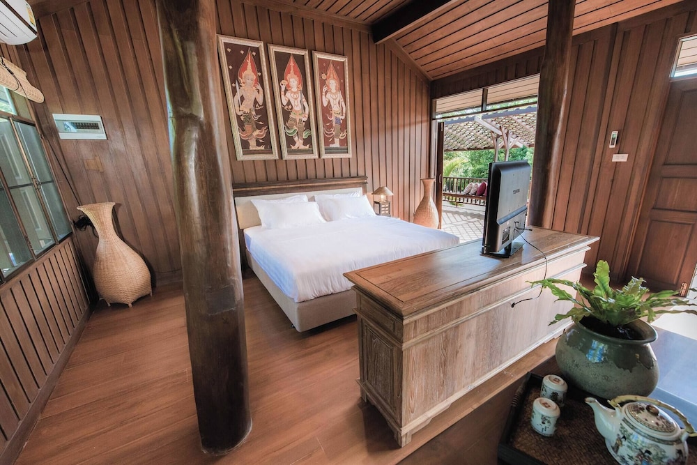 Cyngam Retreat- A Private Pool Villa With Service