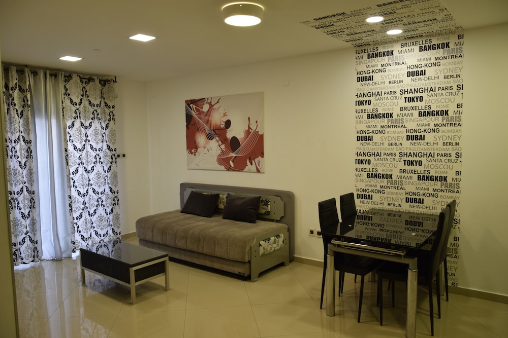 La Palmora Suites