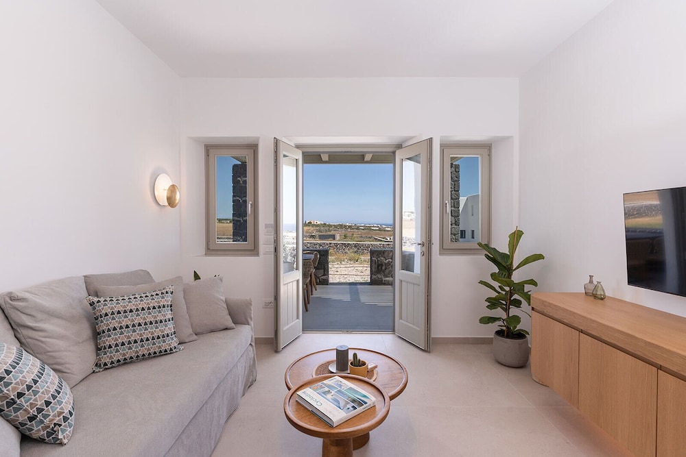 Platies Luxury Apartments Santorini