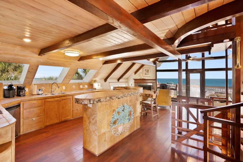 Oceanfront Serenity Under the Sea Tiki Bar BBQ