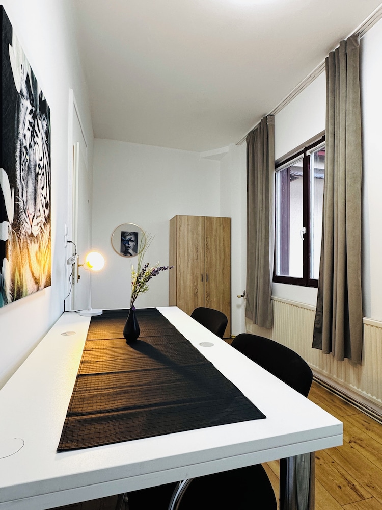 Spacious Budget Home Garden Stay