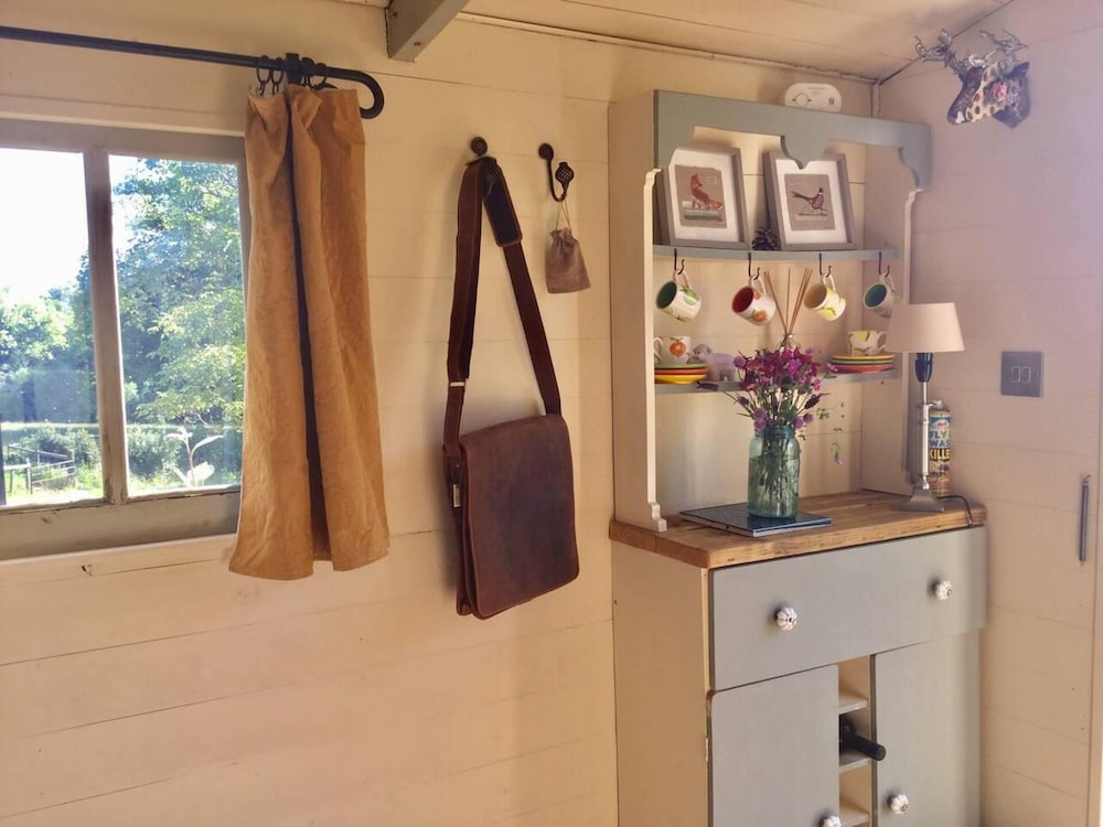 Outstandingly Situated Cosy Shepherds Hut view 2
