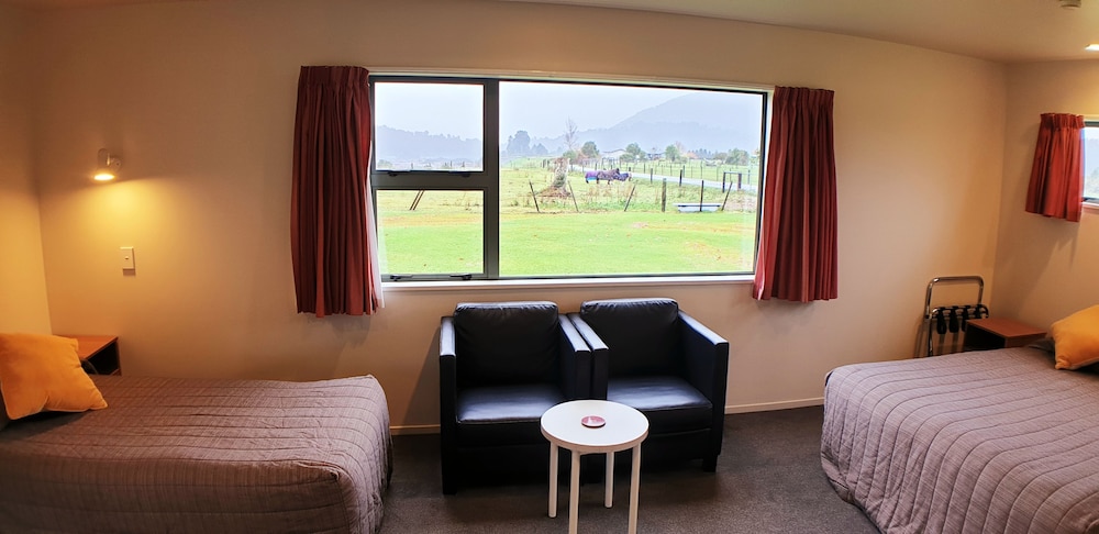 Glacier View Motel