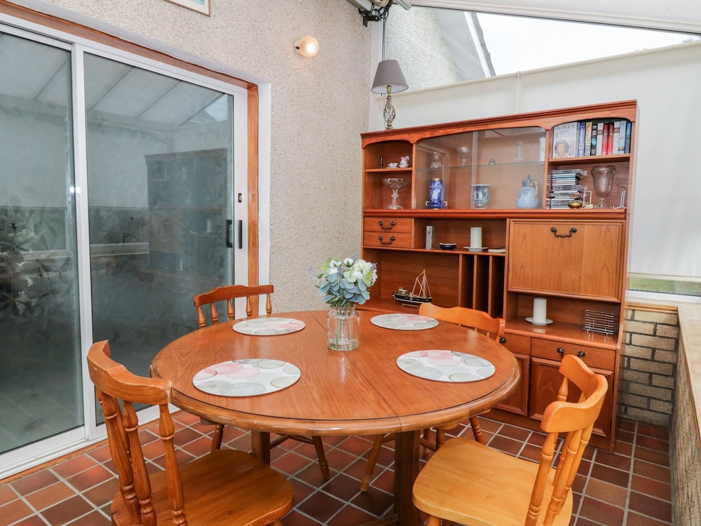 Honesty Cottage