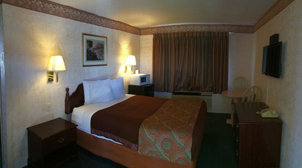 Budget Inn Barstow view 3