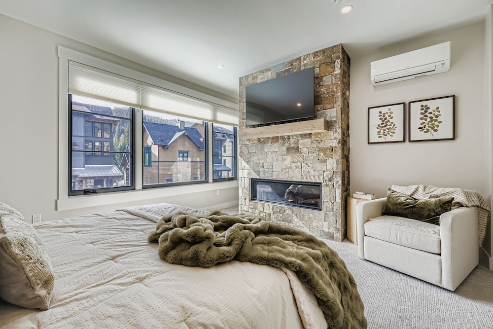 37 Alcove 3 Bedroom Townhouse