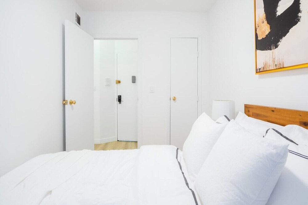 1435 UES Apartment