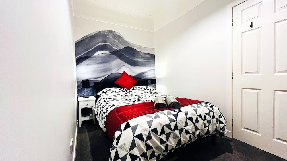 Luxury Entire Holiday Apartment - Self Checkin & Checkout