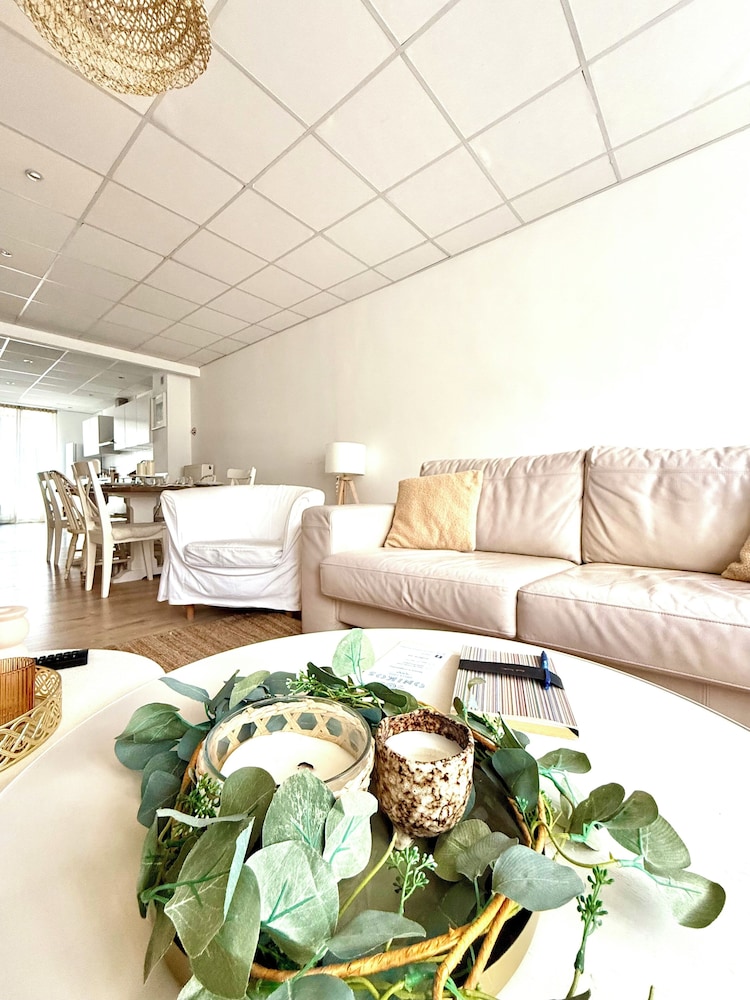 Spacious duplex in the center