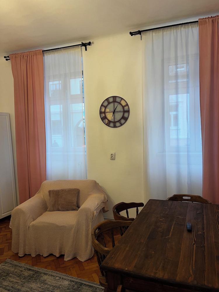 Suite 49