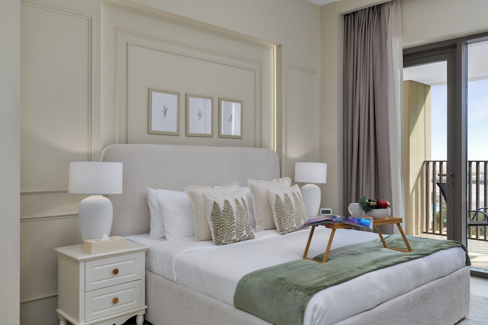 Maison Privee - Creekside Elegance w/ Canal Vws at Creek Beach