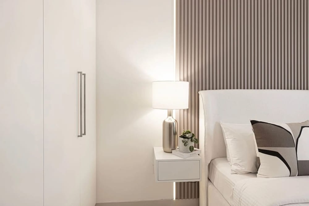 Burj Crown Lux Apartment by Dubai Mall